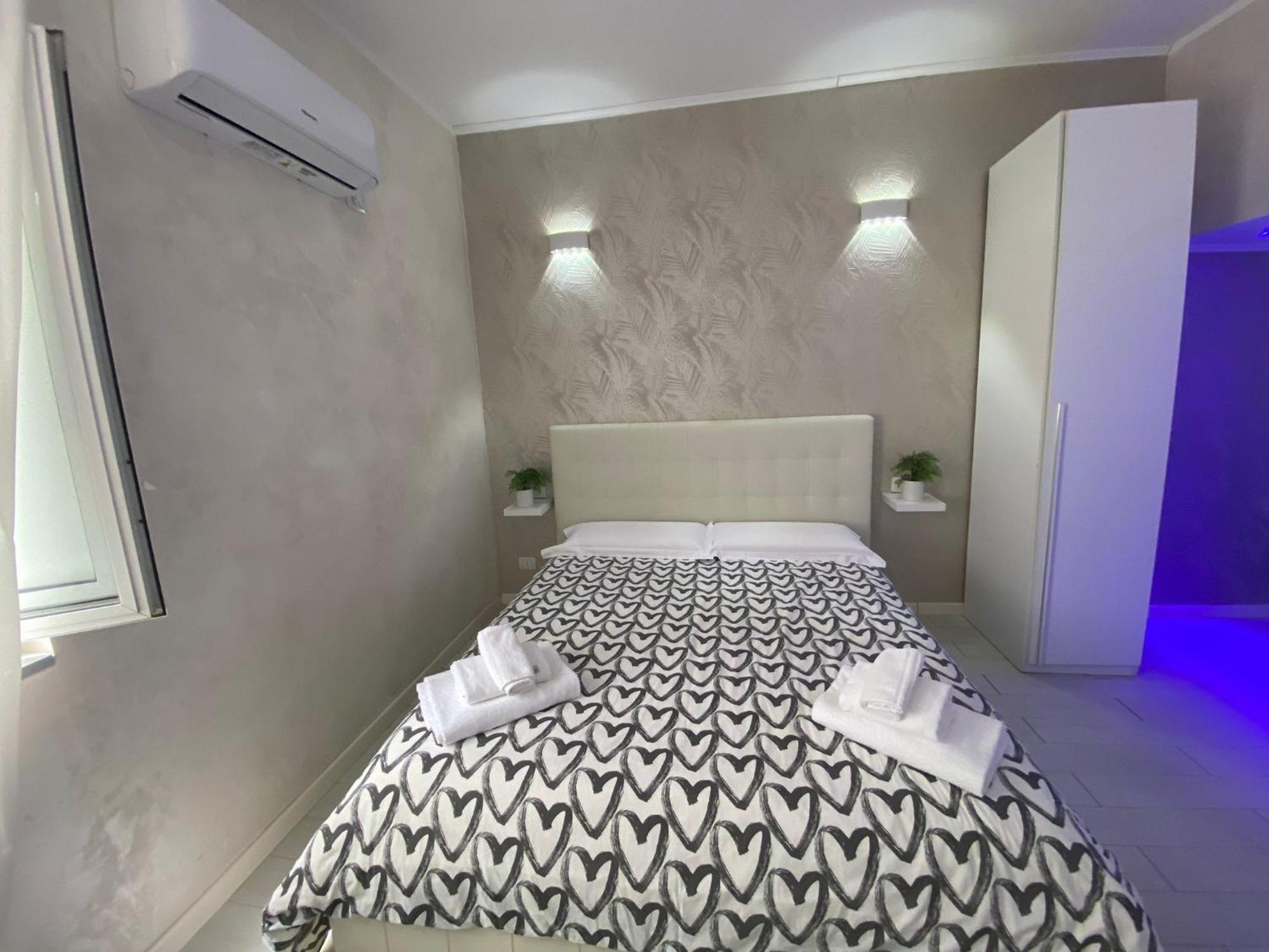 Newhouse Dante Apartment บารี ภายนอก รูปภาพ